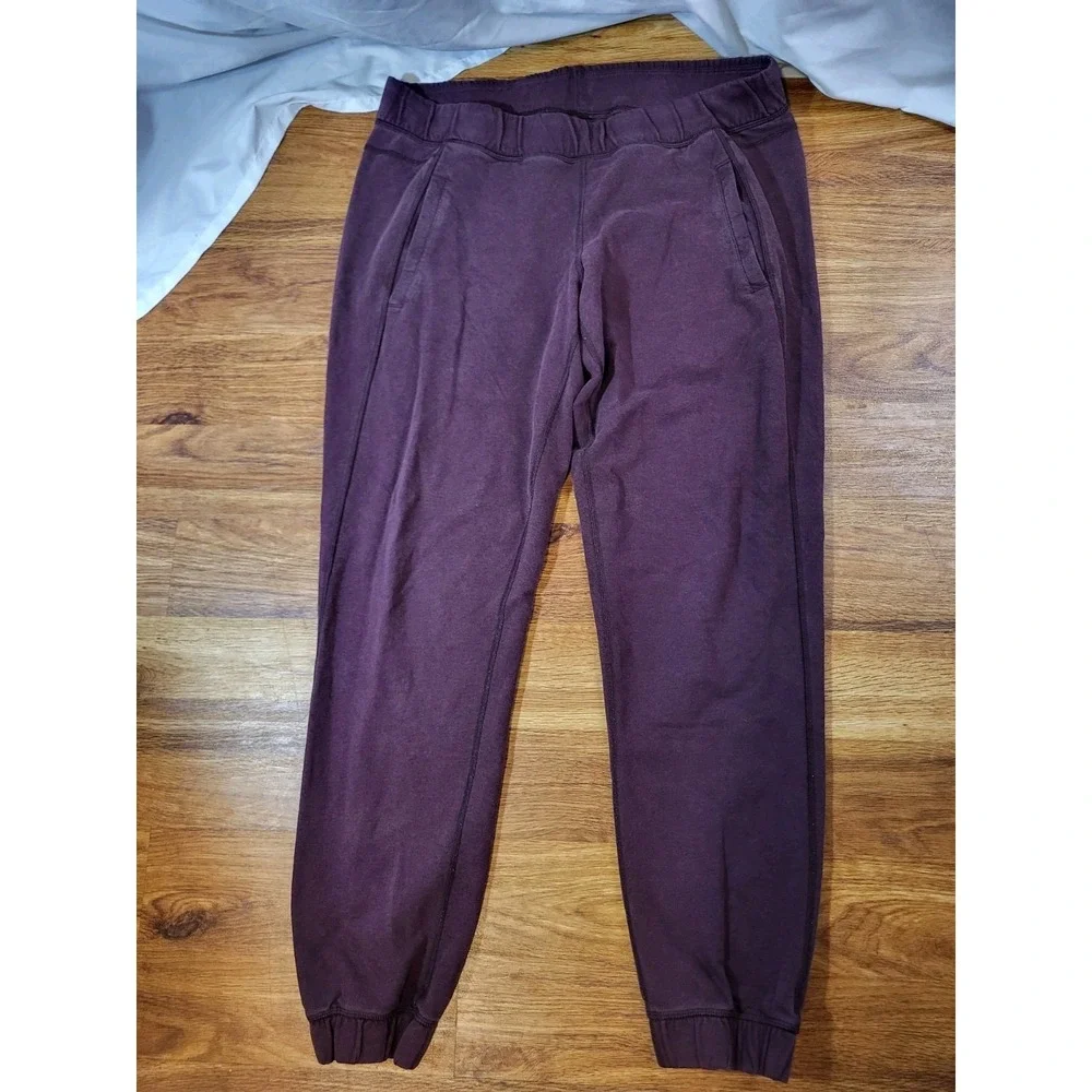 Lululemon Womans Size 10 Maroon Jogger Sweatpants